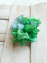 Cargar imagen en el visor de la galería, green flower